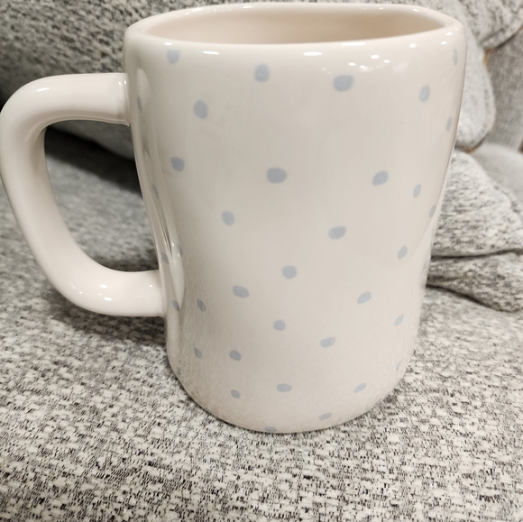Rae Dunn "let it snow" Winter Holiday Mug BRAND NEW RELEASE - Picture 2 of 2